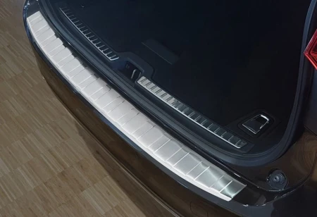 VOLVO-V90-Nakladka-listwa3.jpg