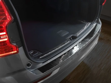 Volvo-XC60-II-Czarna-Nakladka3.jpg