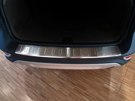 Volvo-XC70-Nakladka-listwa-ochronna3.jpg