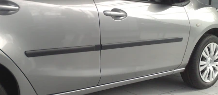 MAZDA 2 II 2007 - 2014 samochodowe listwy boczne.jpg