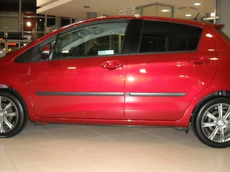 yaris1.jpg