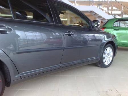 avensis2.jpg