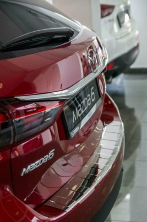 Nakladka-na-zderzak-TRAPEZ-Mazda-6-III-GJ-2013-C5 połysk.jpg