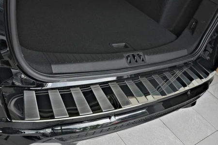 kuga satin2.jpg