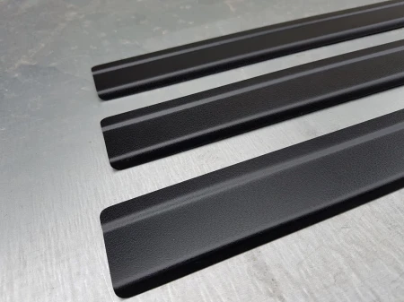 listwy progowe black.jpg