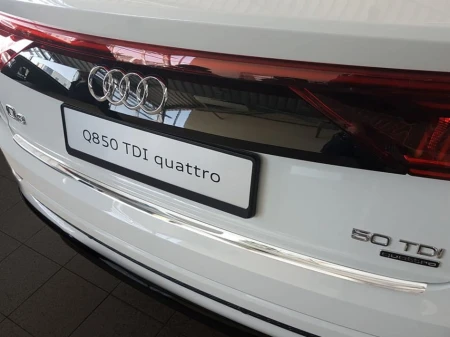 Audi-Q8-Stal3.jpg