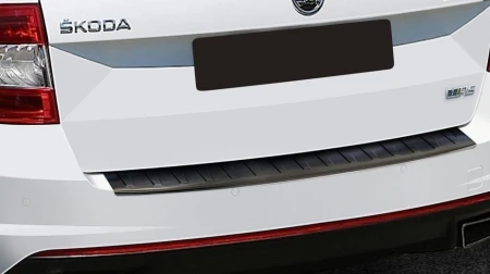 Nakladka-na-zderzak-tylny-do-SKODA-OCTAVIA-III-RS-KOMBI-czarna3.jpg