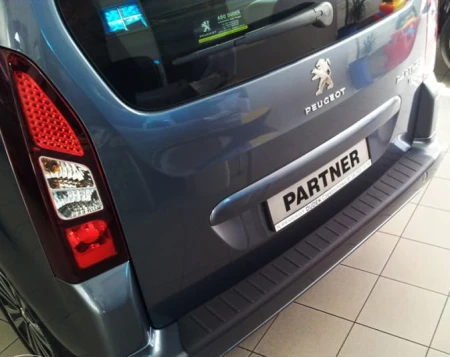 parnter 2008-18.jpg