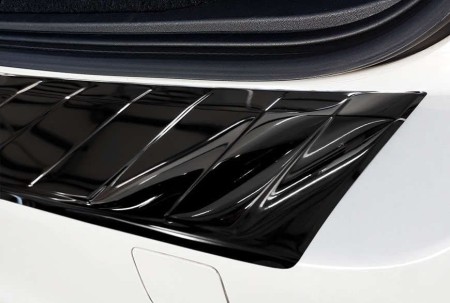pol_pl_Nakladka-na-zderzak-tylny-do-Volvo-V70-3-FL-Czarna-Lustro-1701_3.jpg
