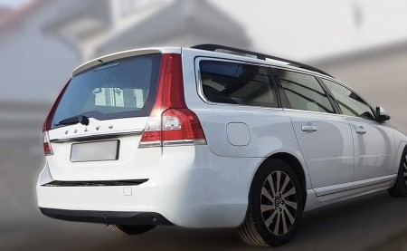 pol_pl_Nakladka-na-zderzak-tylny-do-Volvo-V70-3-FL-Czarna-Lustro-1701_9.jpg