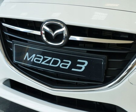 mazda3grill.jpg