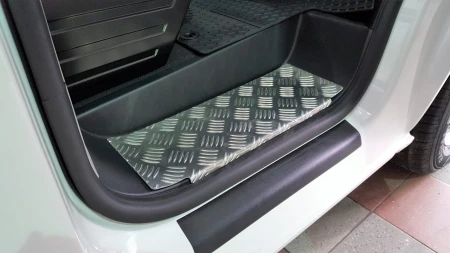 Volkswagen_T6_08-0976_przednie.jpg