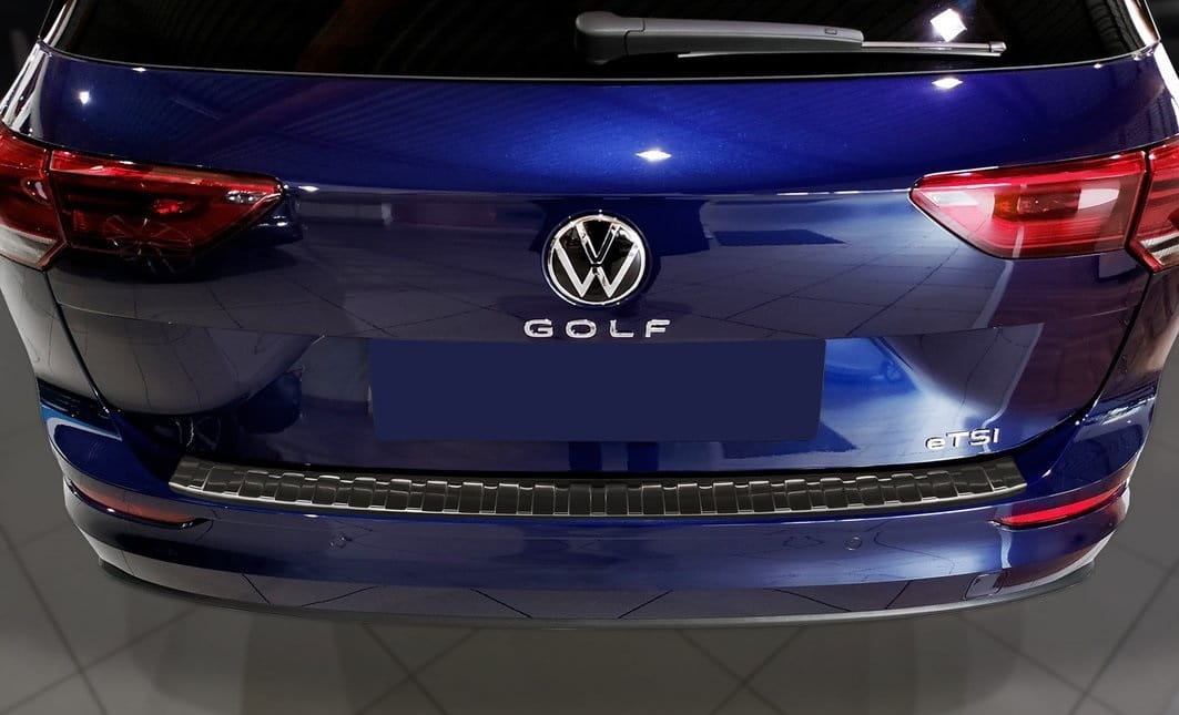 pol_pl_Nakladka-na-zderzak-tylny-do-Volkswagen-Golf-8-Variant-Czarna-2086_4.jpg