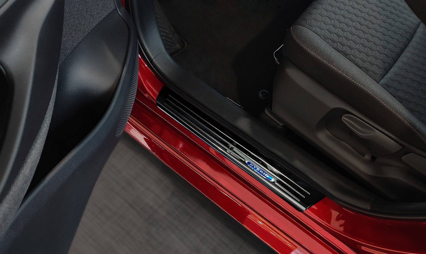 2 23022 TOYOTA YARIS IV 2020- NP1L.jpg