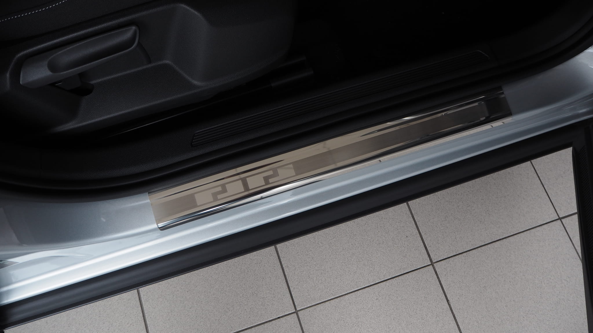 Volkswagen_T-Cross_08-1894_przód.JPG