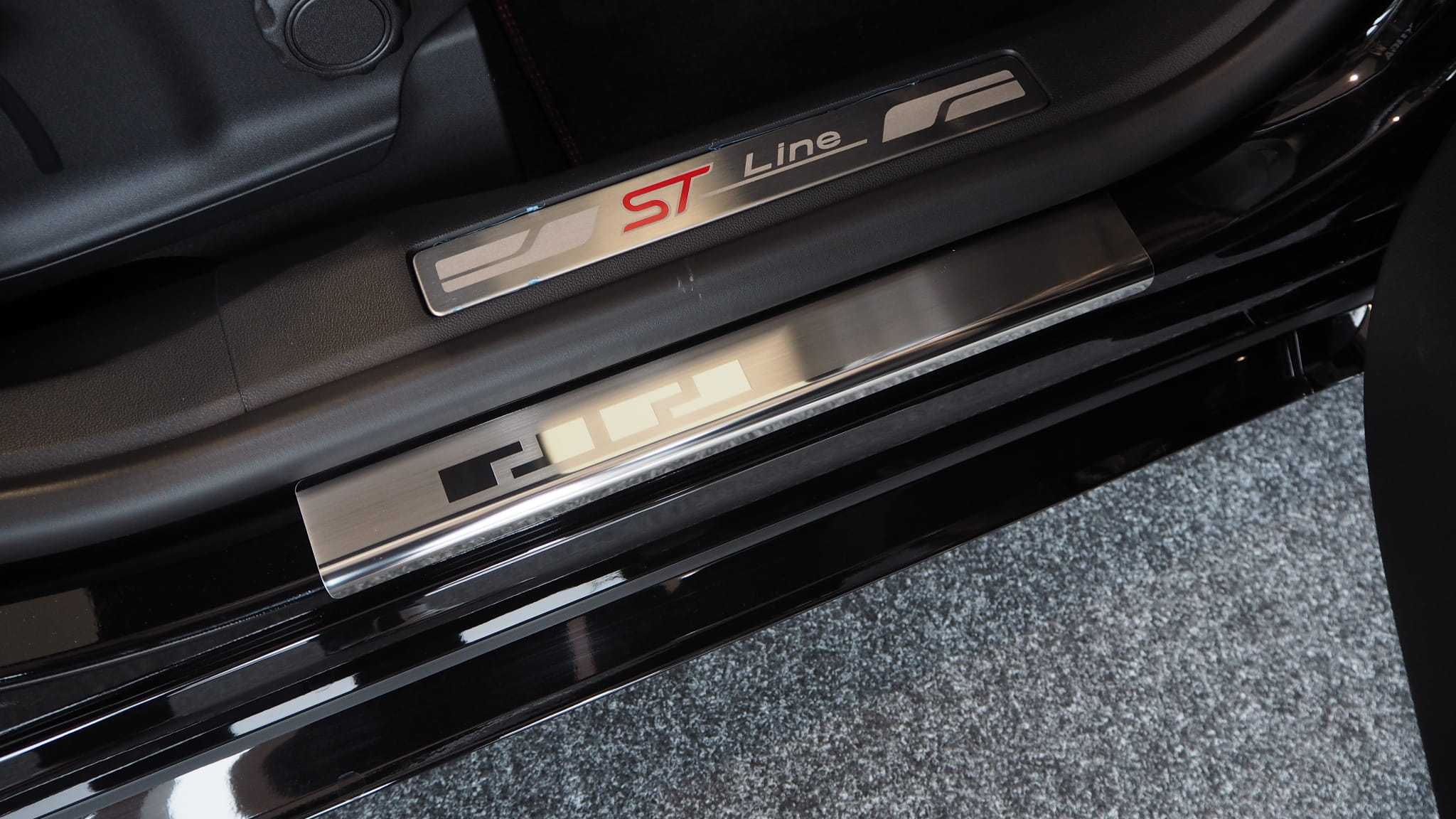 Ford Kuga III_08-1226_przód.JPG