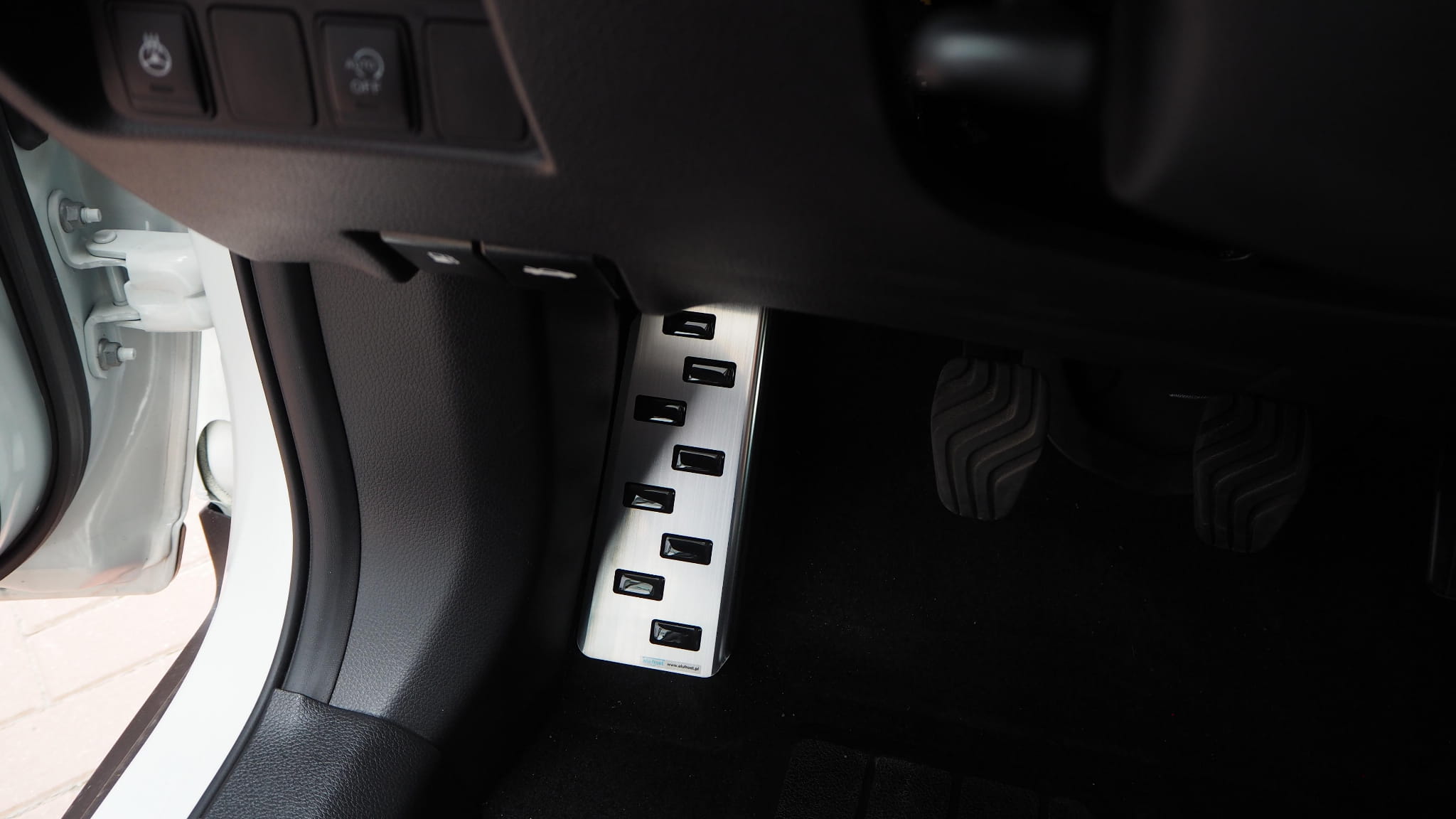 Nissan_X-Trail_III_(T32)_32-4065_01 (1)-4608x2592.JPG