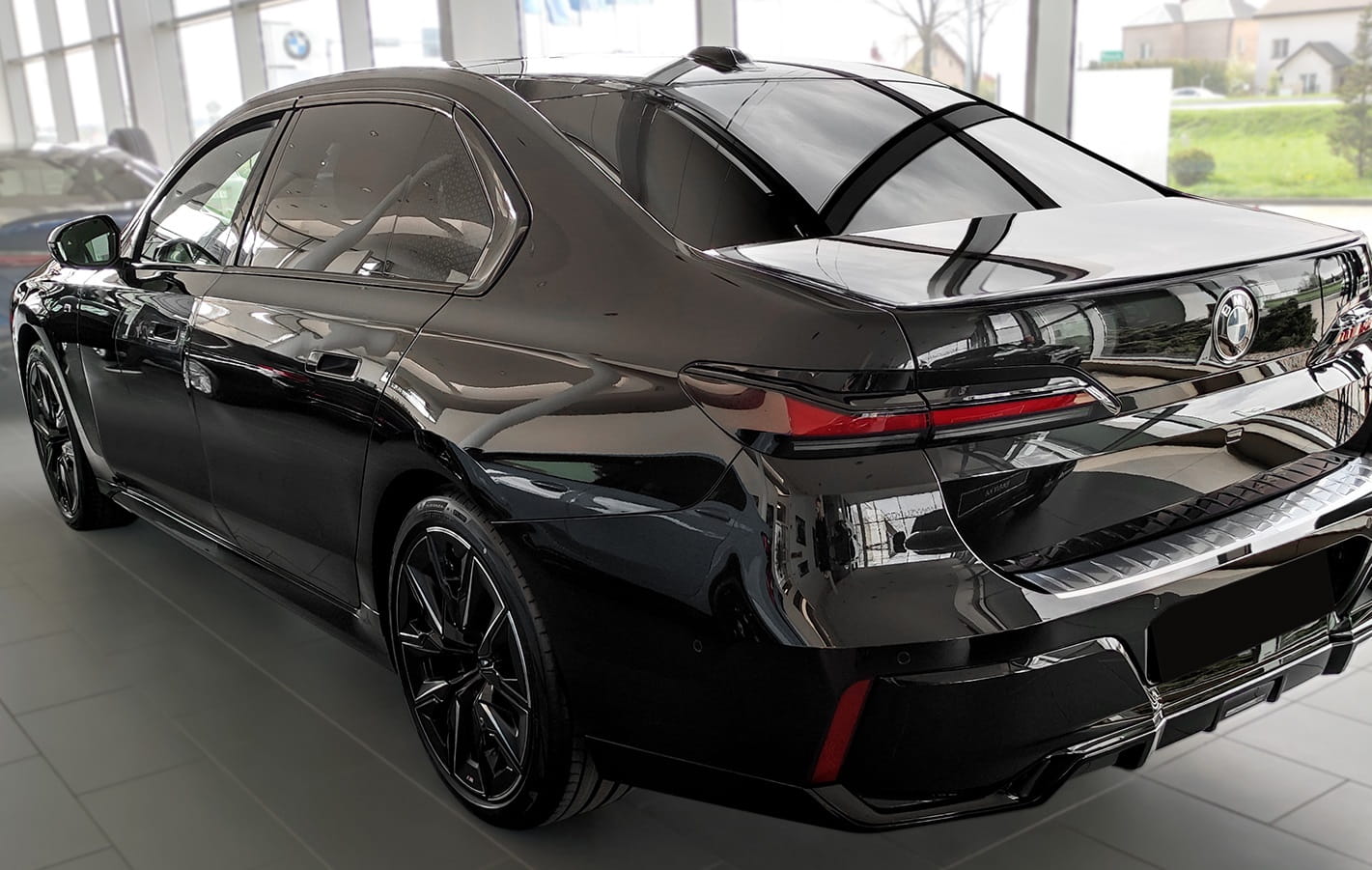 2 35911 BMW SERIA 7 VII (G70) M-PAKIET 2023- ATL.jpg