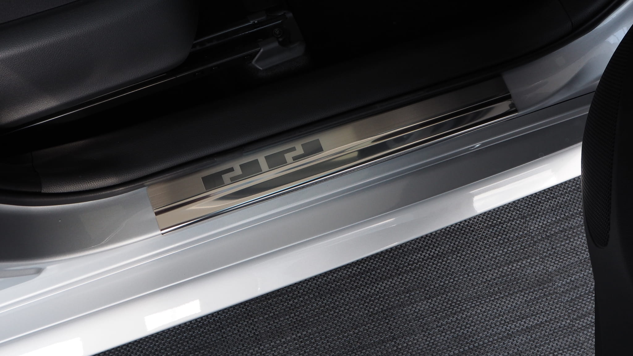 Toyota Yaris IV_5D_08-0778_przednie (1).JPG