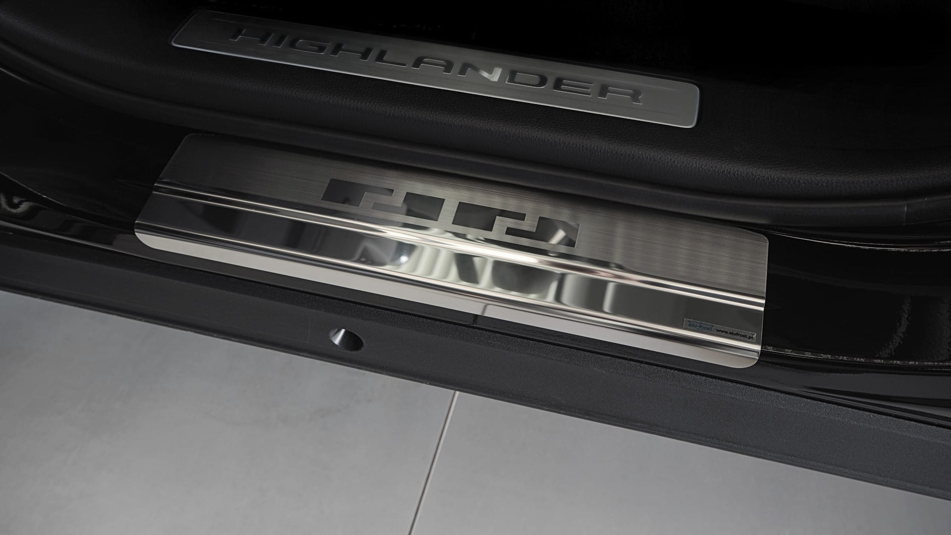 Toyota Highlander IV_2021-_08-0708_przód (1).JPG