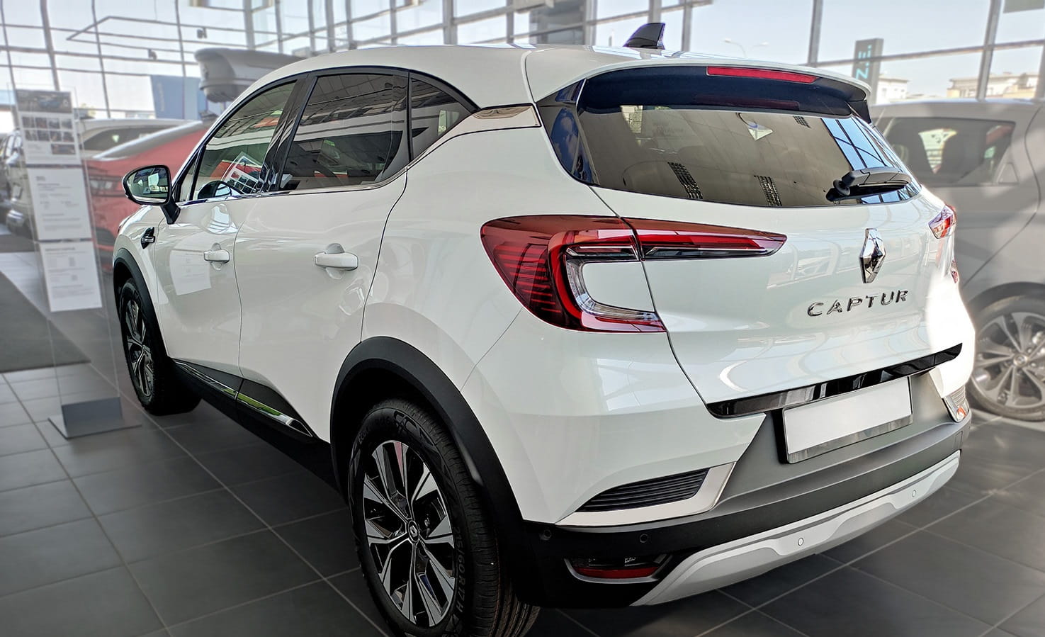 2 51100 RENAULT CAPTUR II CROSSOVER 2019- TL.jpg