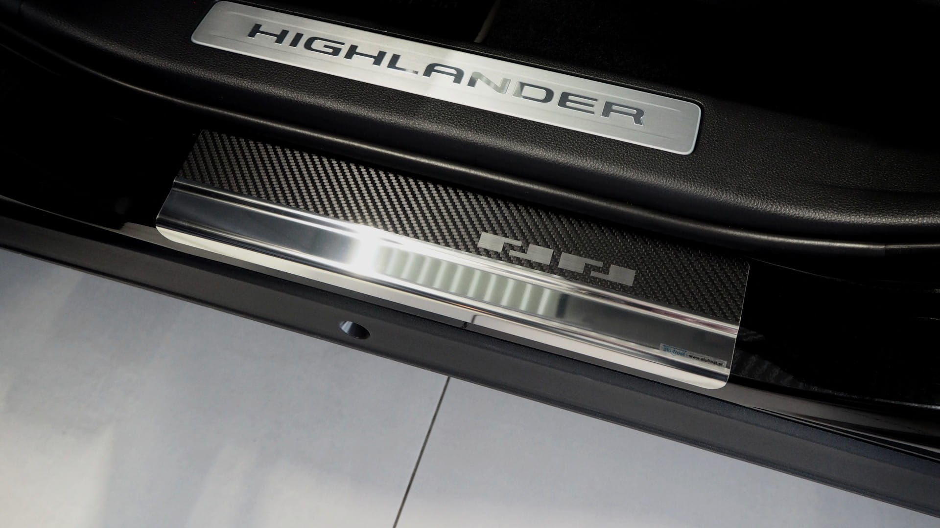 Toyota Highlander IV_2021-_29-0708_przód.JPG