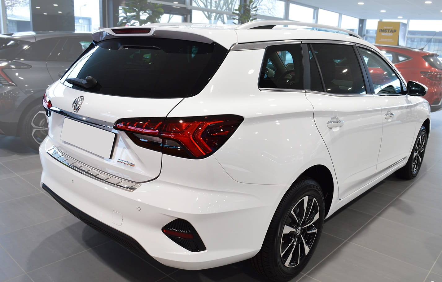 2 35574 MG 5 EV SW 2022- TL.jpg