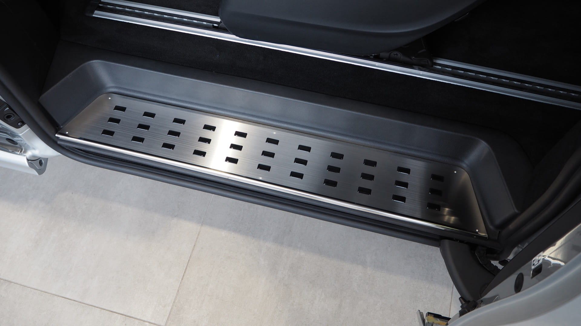 Mercedes_Klasa_V_(W447)_08-0516_tylna lewa (1).jpg