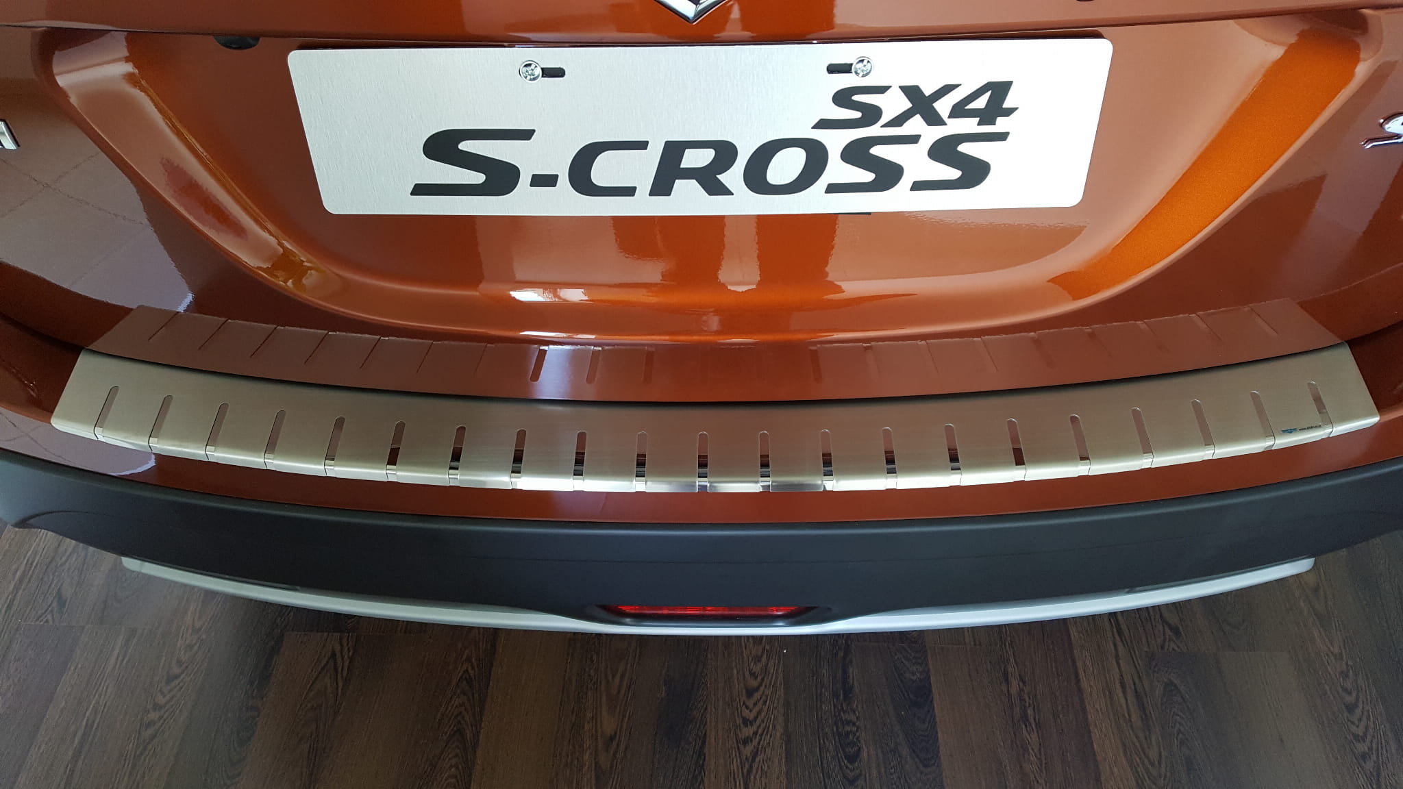 Suzuki_SX-4_S-Cross_25-4004-02.jpg