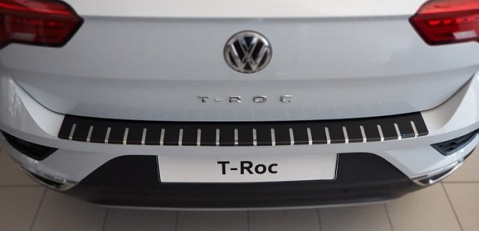 nakladka-z-zagieciem-na-zderzak-stal-folia-karbonowa (2).jpg