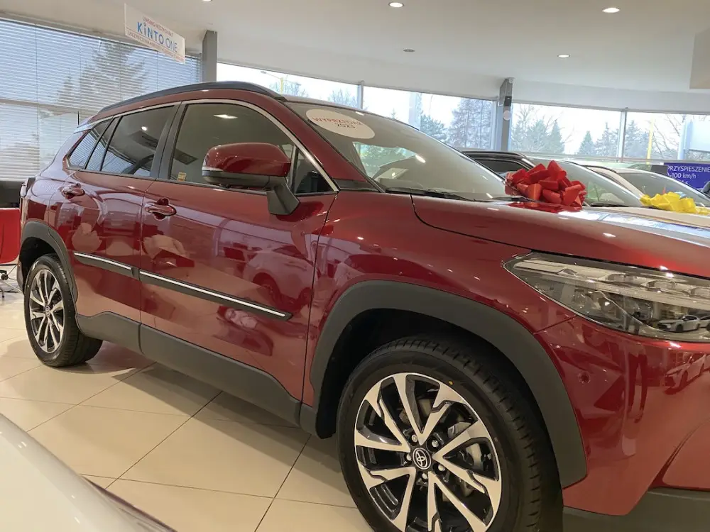 toyota-corolla-cross-listwy-boczne-f-23 (4).webp