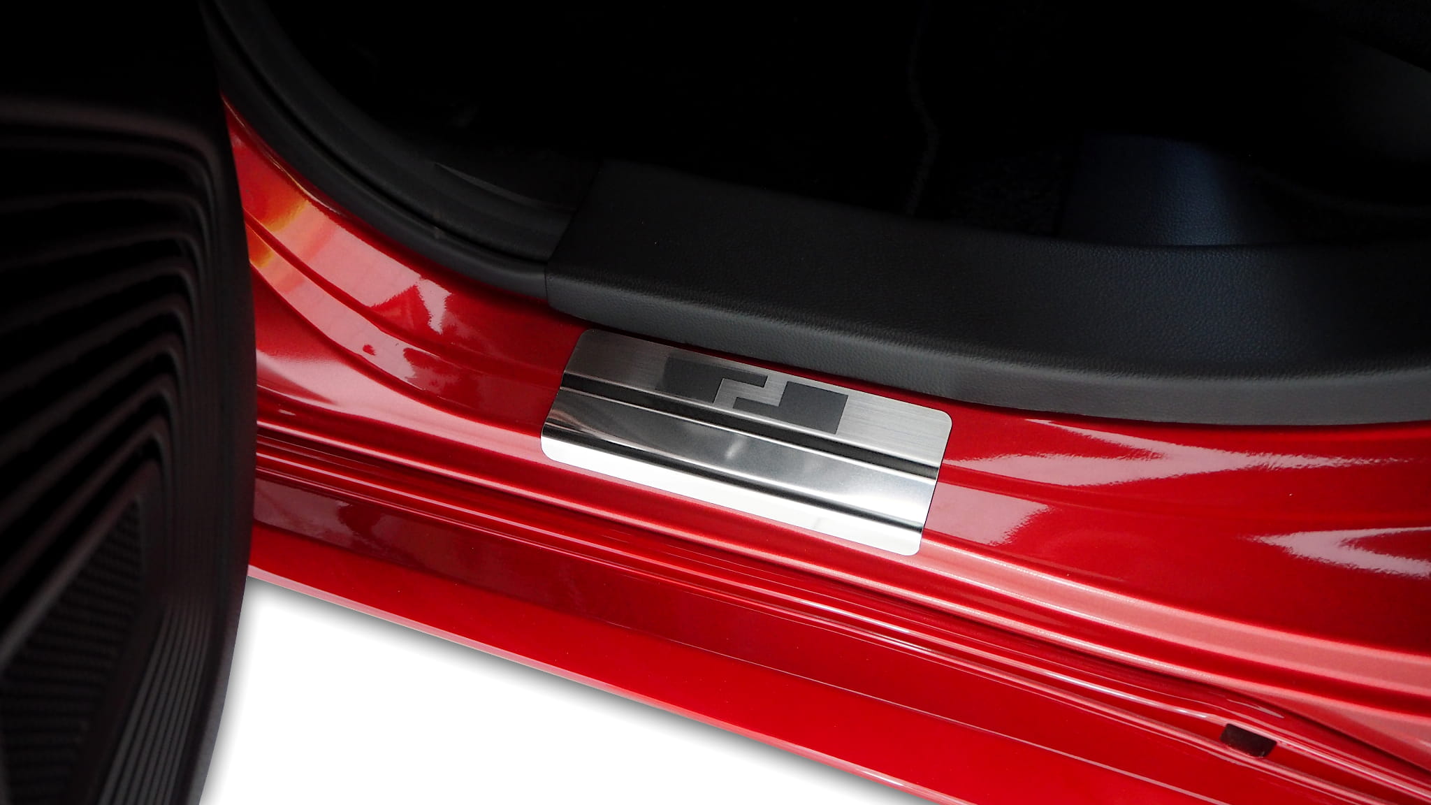 Suzuki Swift VII 5D_2024-_08-1489_tylne.JPG