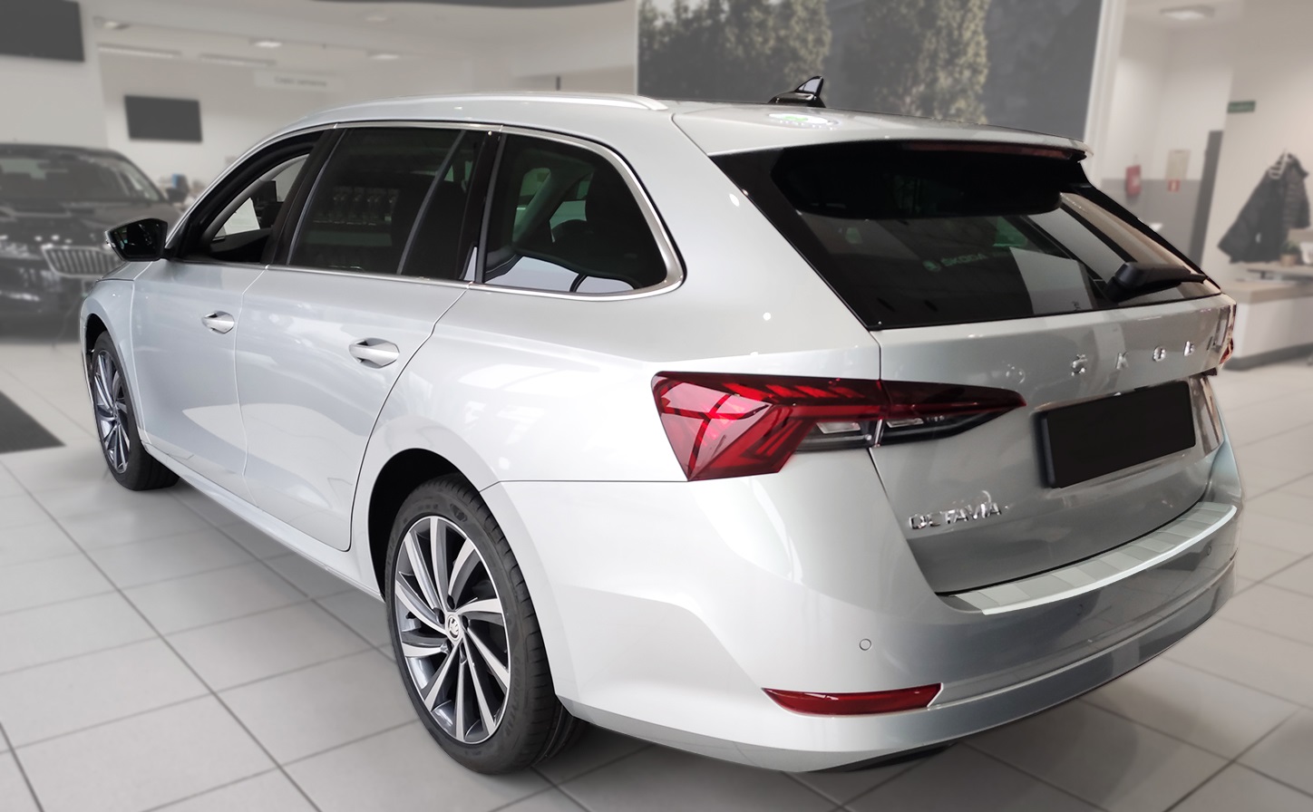 2 41103 SKODA OCTAVIA IV KOMBI 2019- TL.jpg