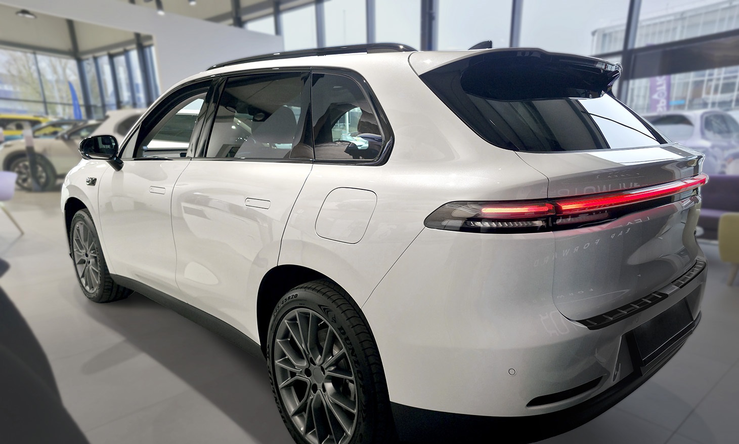 2 40402 LEAPMOTOR C10 2024- TL.jpg