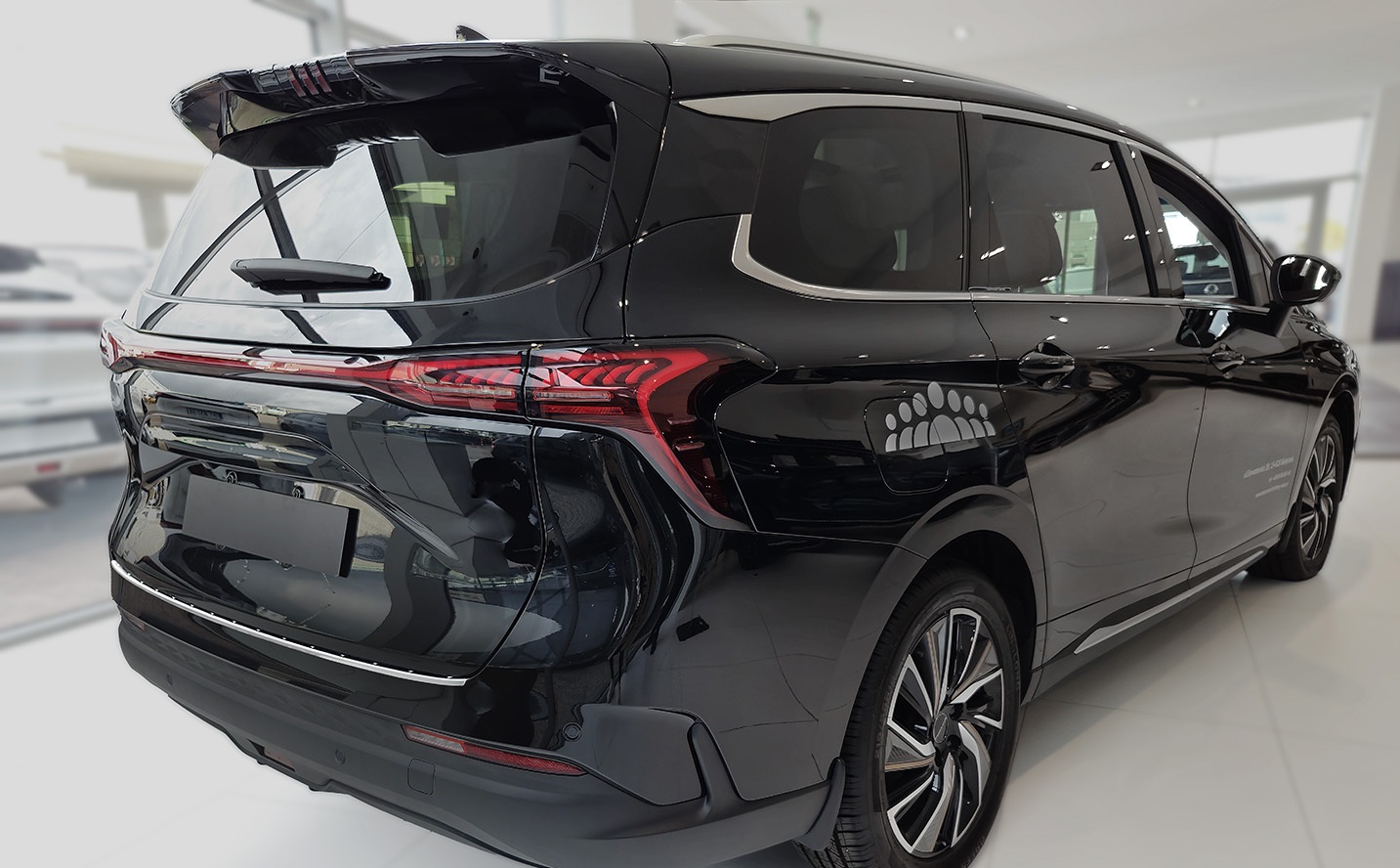 2 35871 FORTHING U-TOUR 2022- TL.jpg