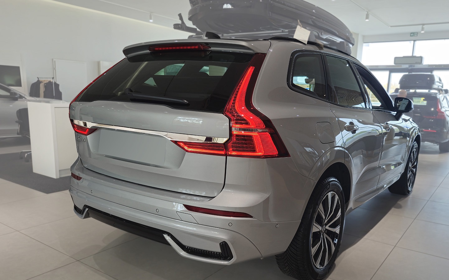 2 38113 VOLVO XC 60 2017-2021, FL.2021- TL.jpg