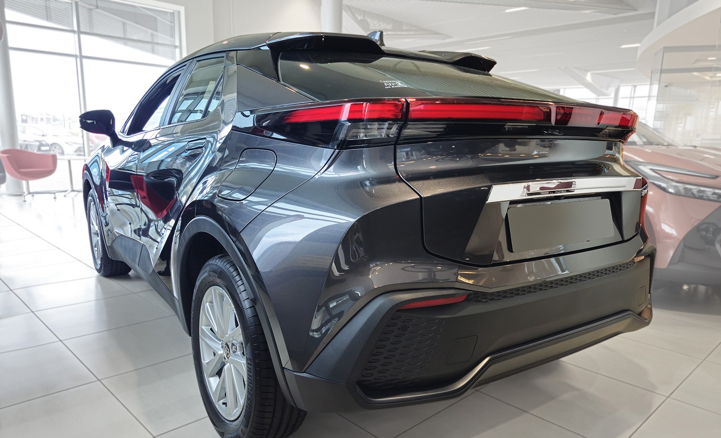 2 38111 TOYOTA C-HR II (X20) 2024- TL.jpg