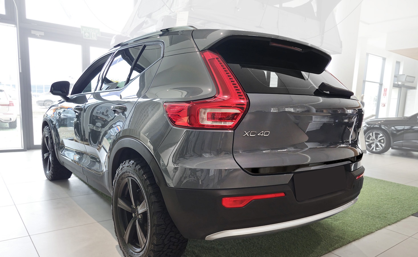 2 51111 VOLVO XC 40 2017- TL.jpg