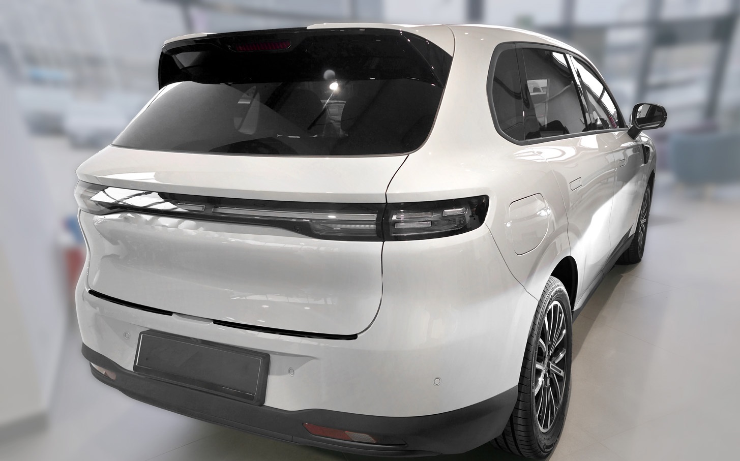 2 45394 LEAPMOTOR B10 2025- TL.jpg