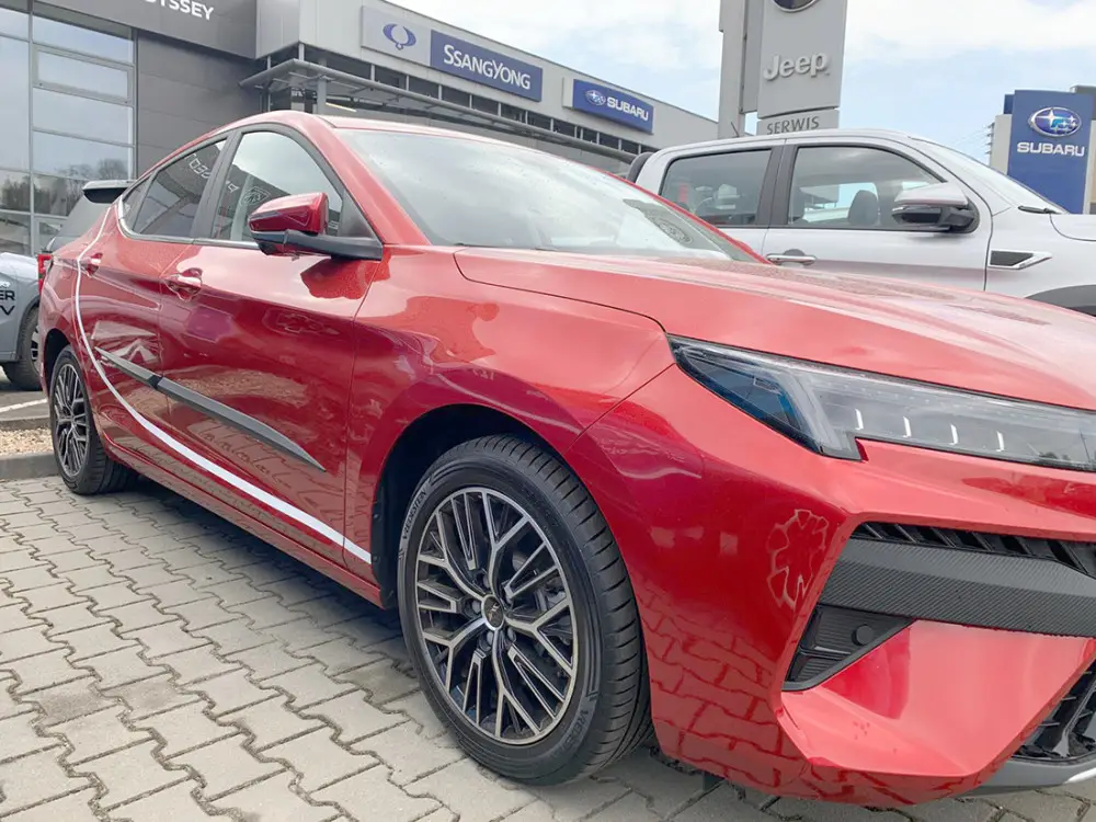 jac-j7-plus-listwy-boczne (2).webp