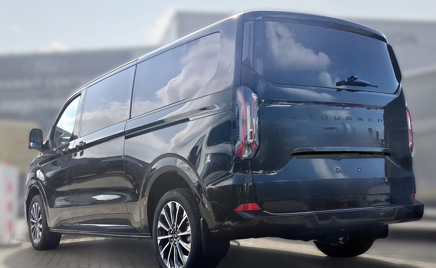 2 51202 Ford TOURNEO CUSTOM II 2023 - TL.jpg