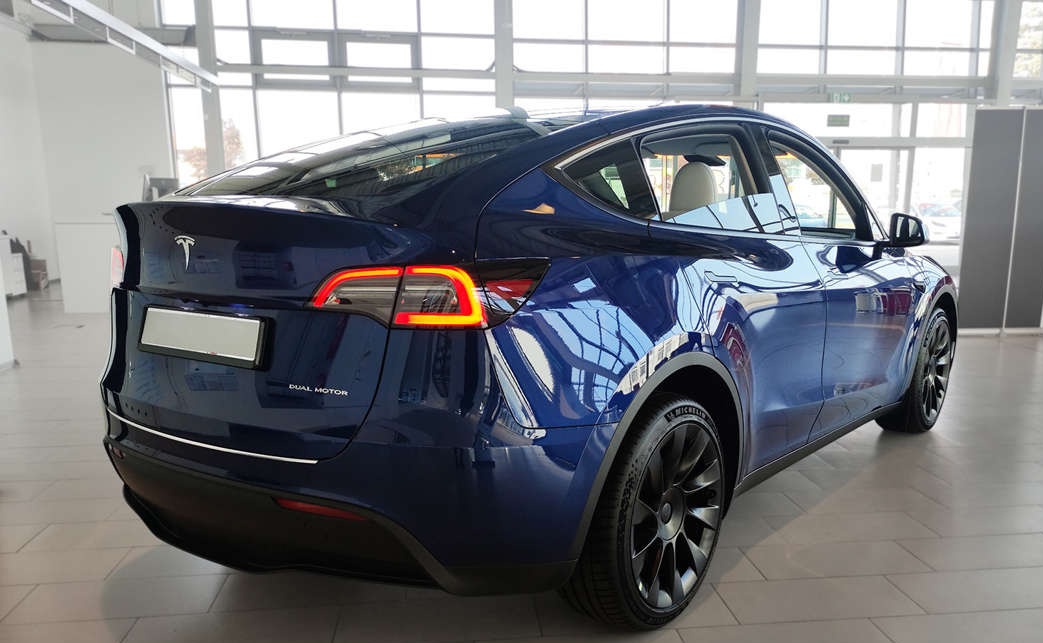 pol_pl_Nakladka-na-zderzak-tylny-do-Tesla-Model-Y-Stal-2514_11.jpg