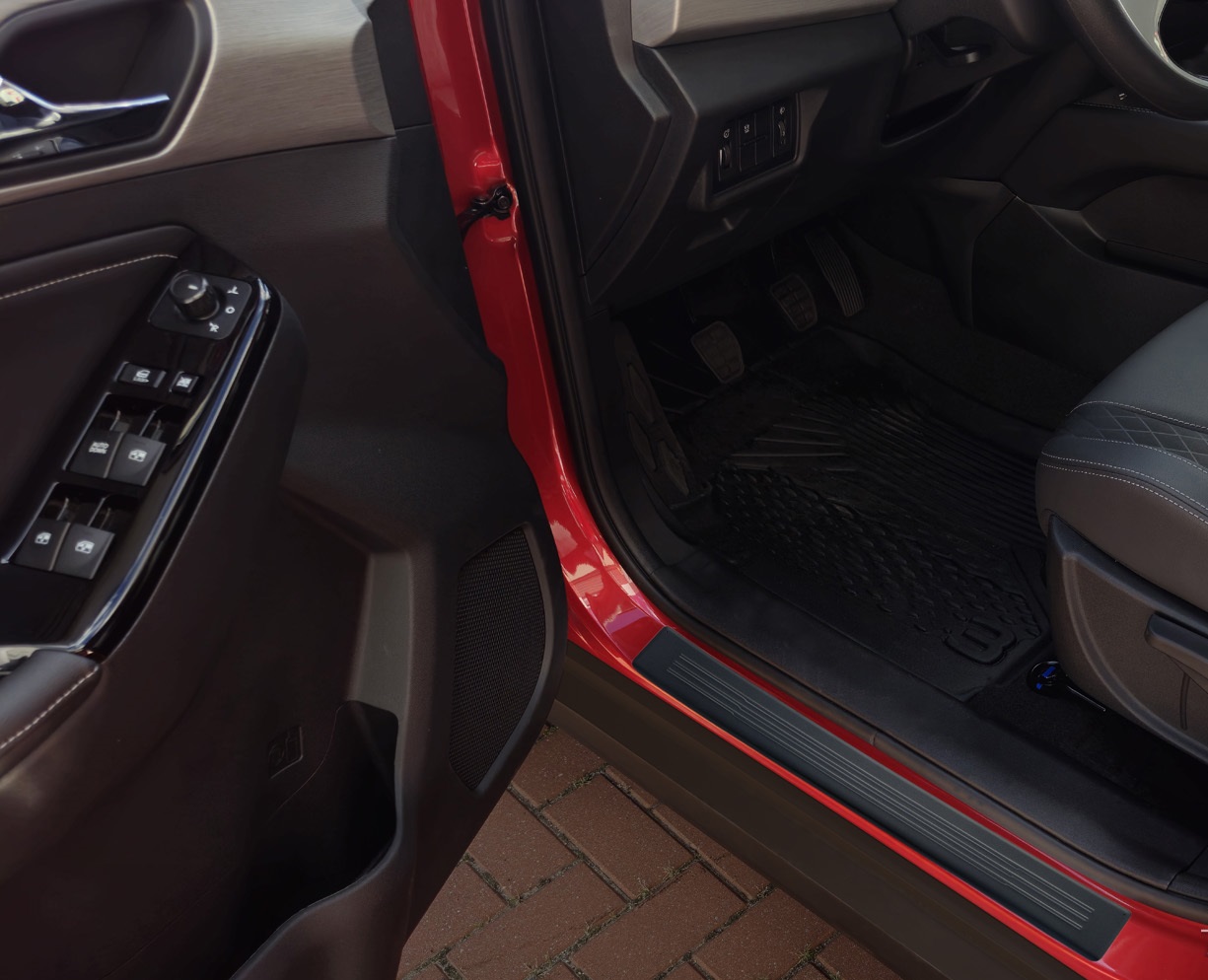 2 02210 BAIC Beijing 3 2023- NP1L.JPG