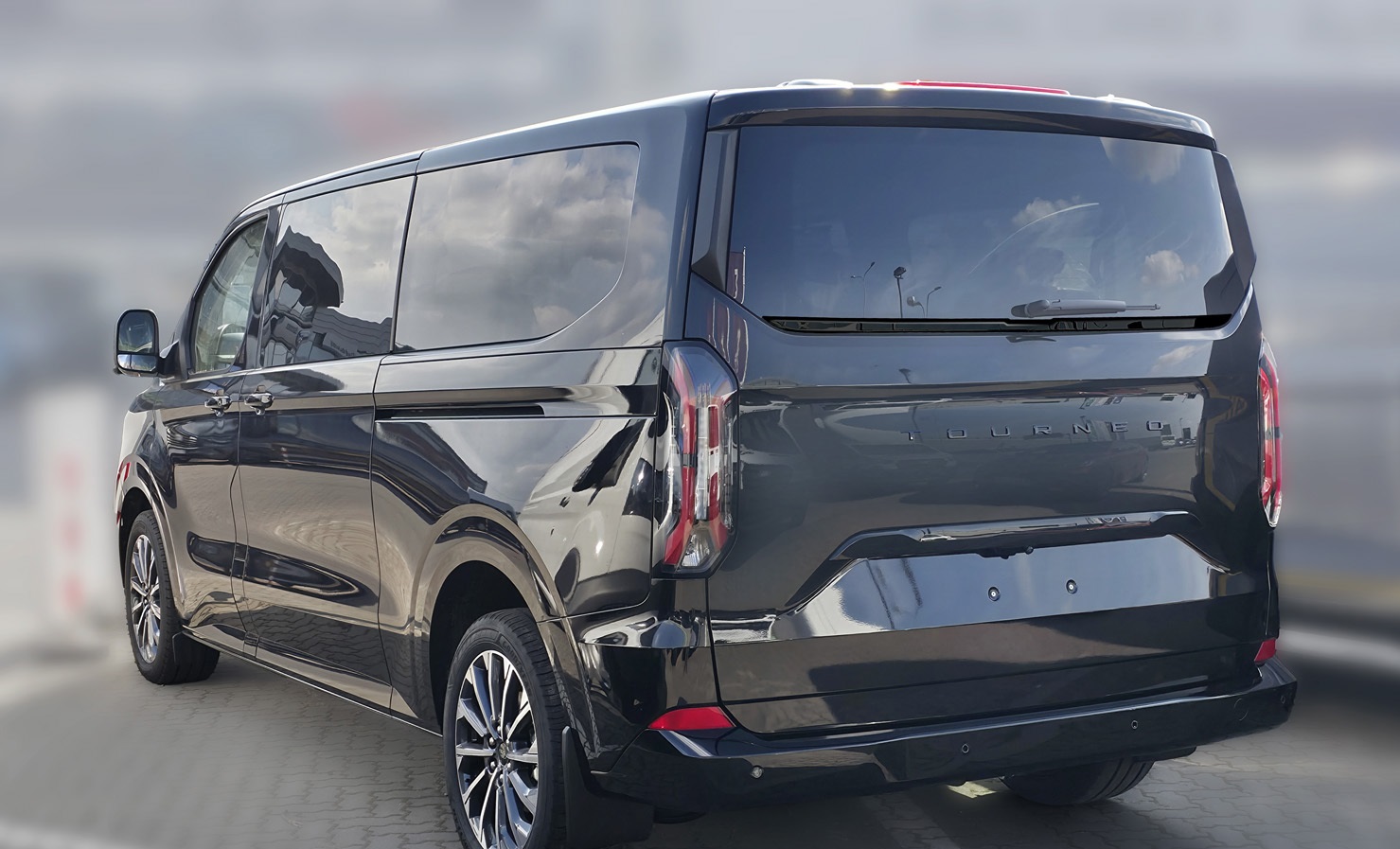 2 51138 Ford Tourneo CUSTOM II 2023- TL.jpg
