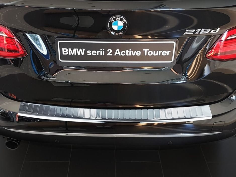 BMW-serii-2-ACTIVE-TOURER-Nakladka-listwa-ochronna-na-zderzak-tylny2.jpg