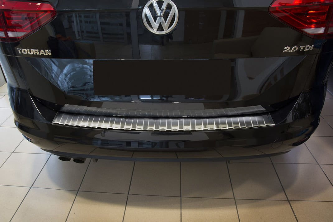 VOLKSWAGEN-TOURAN-3-Nakladka2.jpg