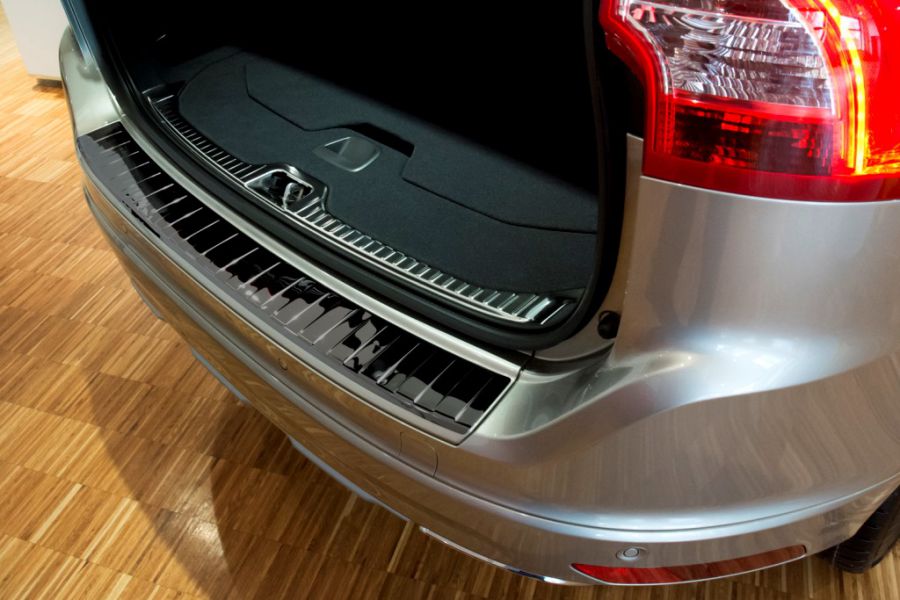 Volvo_XC-60_5.jpg