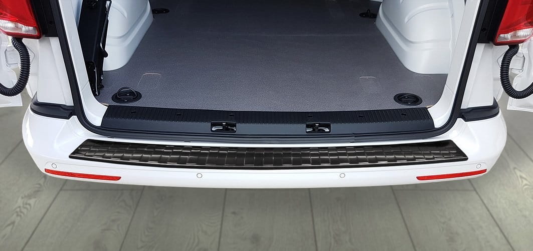 pol_pl_Nakladka-na-zderzak-tylny-VOLKSWAGEN-TRANSPORTER-T6-Czarna-874_5.jpg